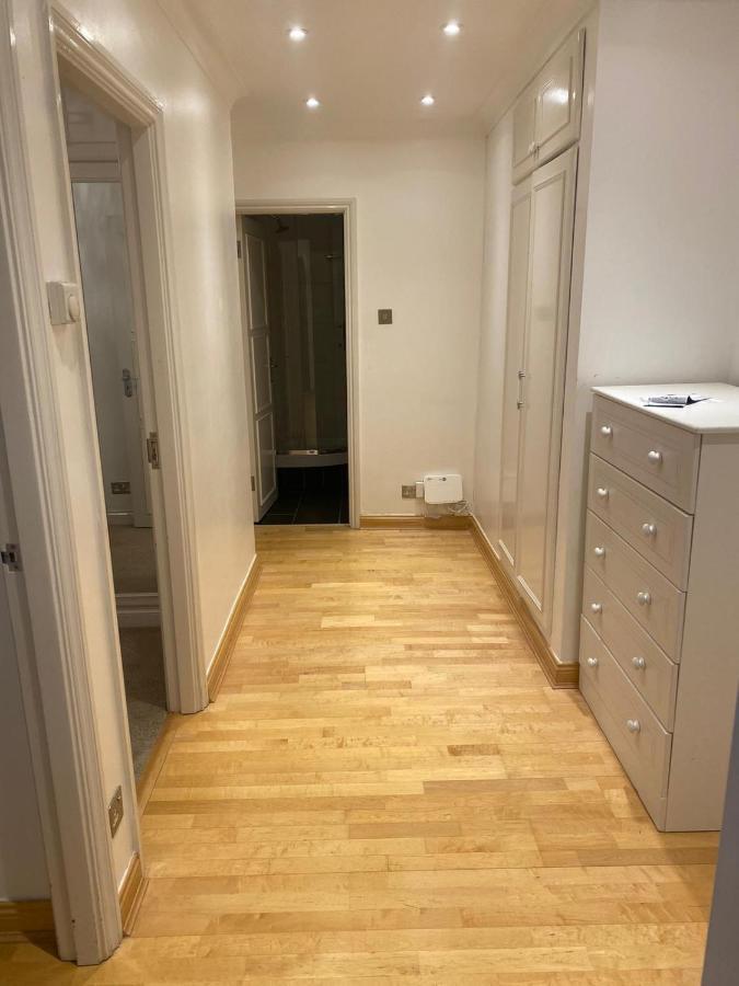 Cozy Two Bedroom Flat In The Heart Of Лондон Экстерьер фото